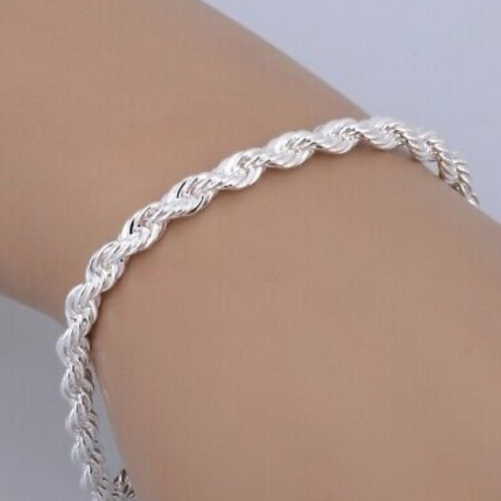 1 LEFT 💕 8” TWIST SILVER STAINLESS STEEL BRACELET - Picture 5 of 7